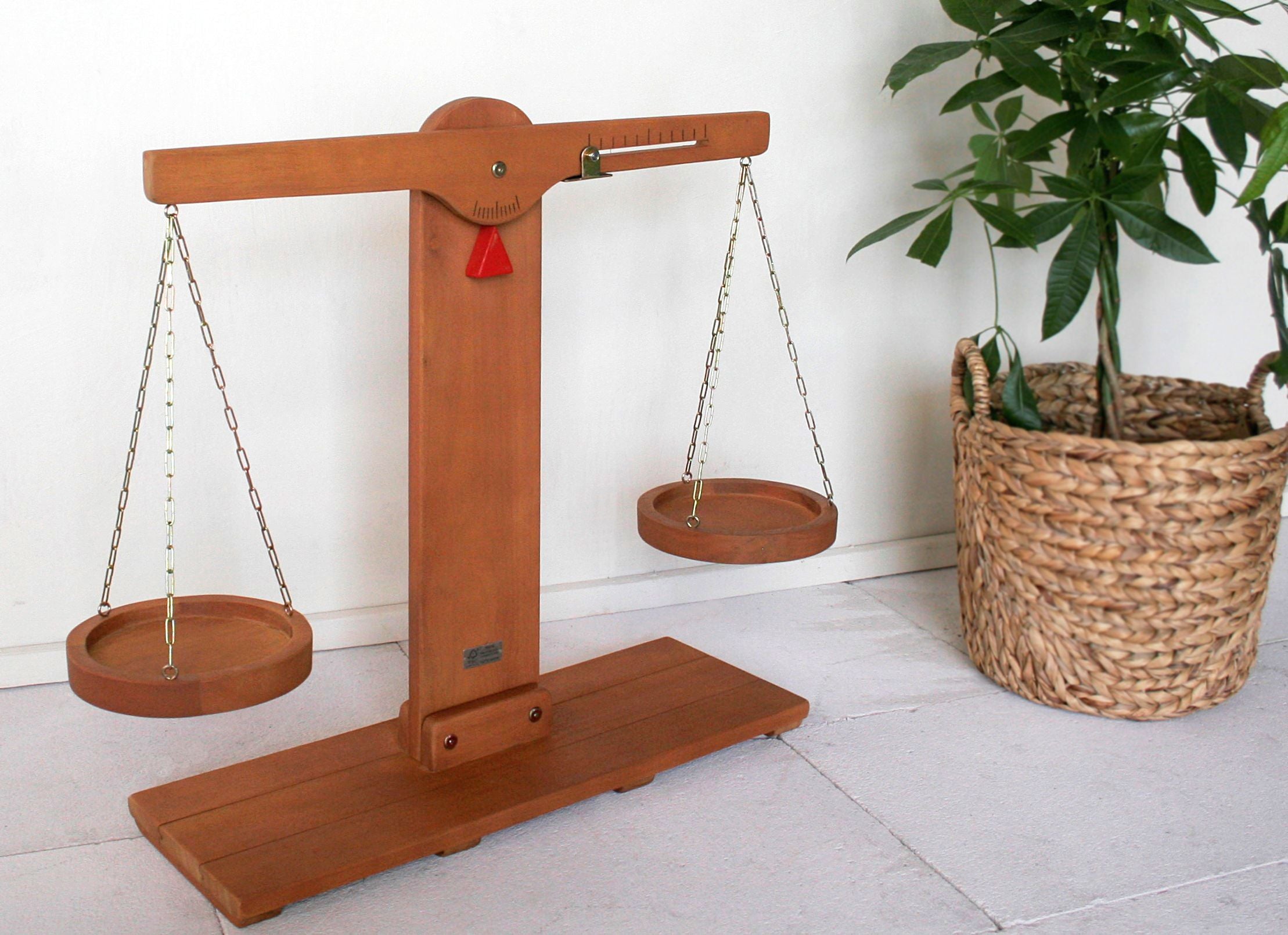Outdoor Wooden Pan Balance