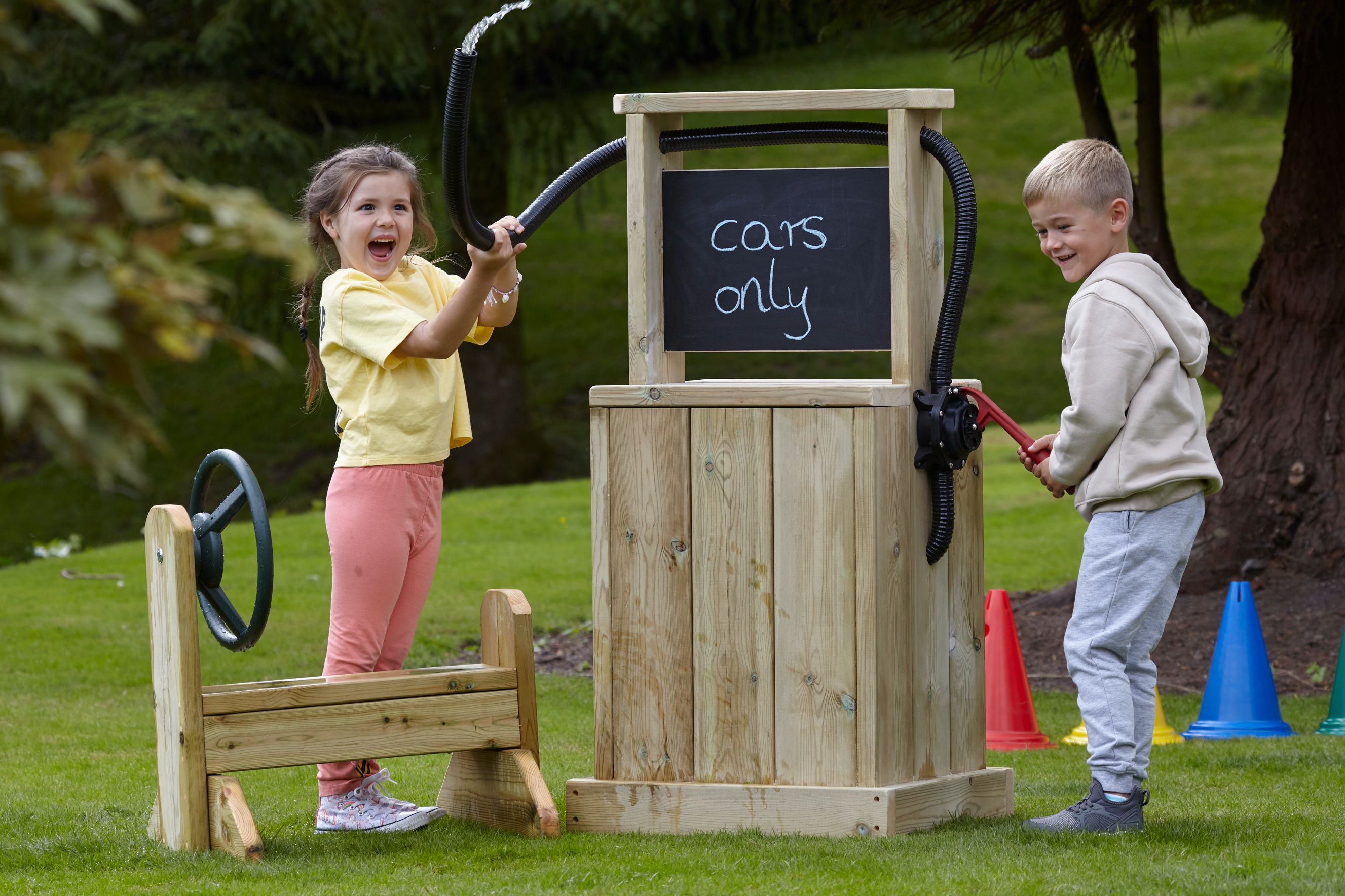 Millhouse Outdoor Water and Role Play Pump