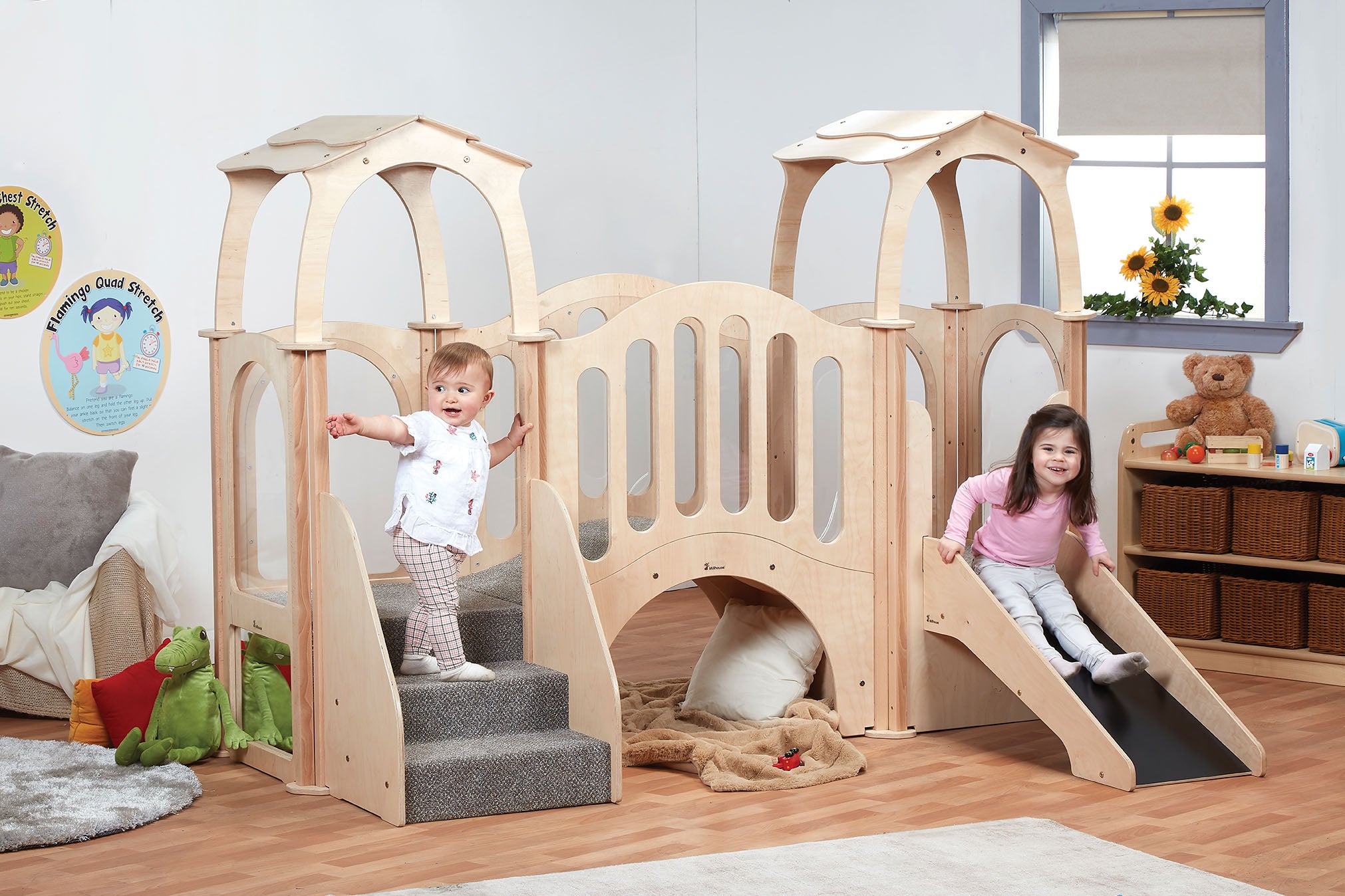 Millhouse Hide ‘n’ Slide Kinder Gym
