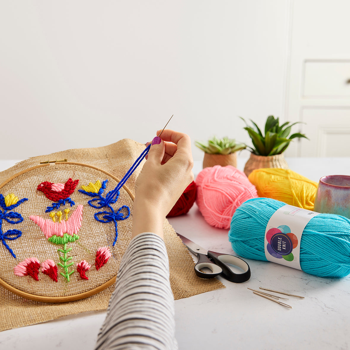 Double Knit Yarn 10 x 100g