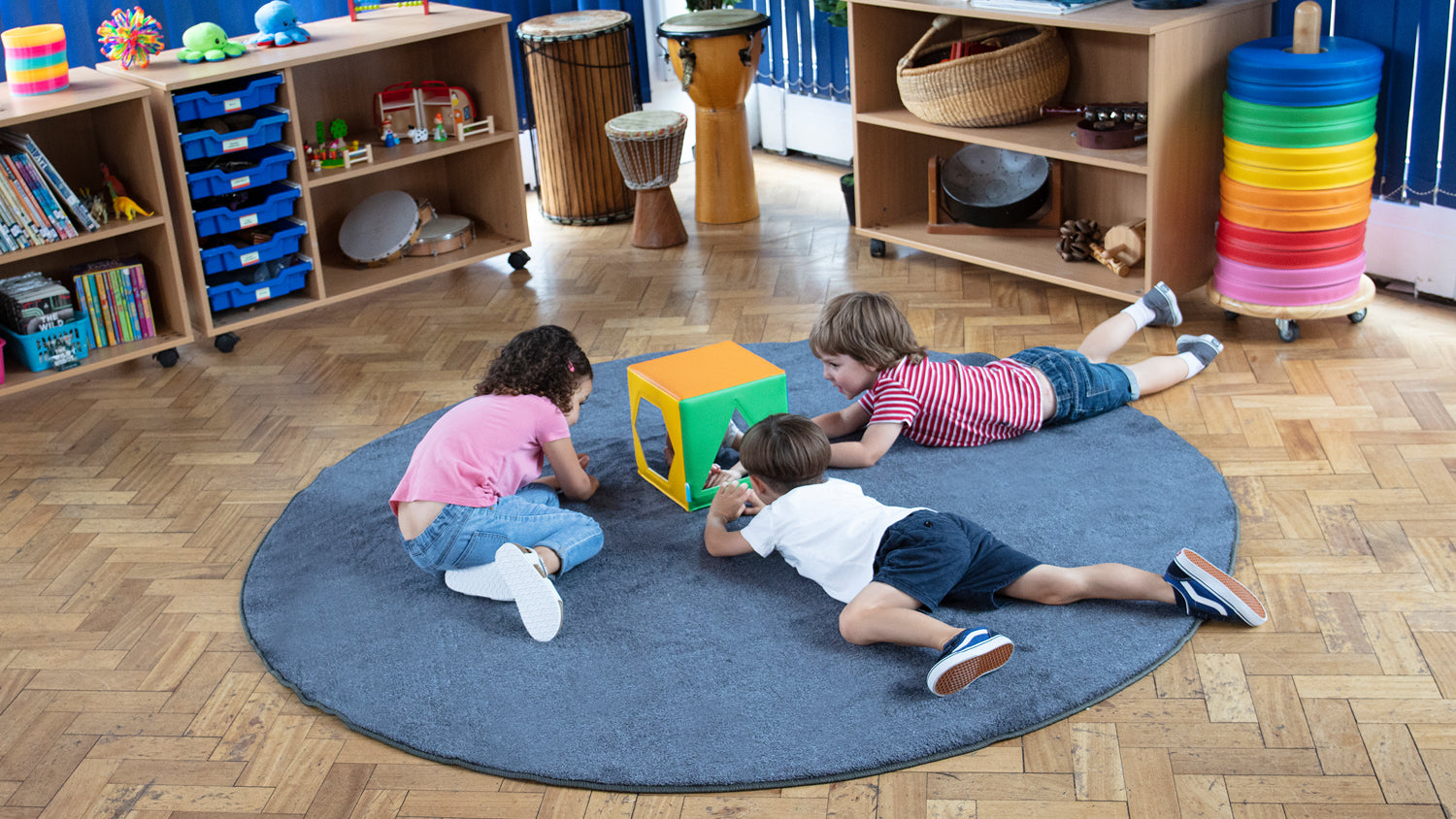 Mirror Exploration Cube