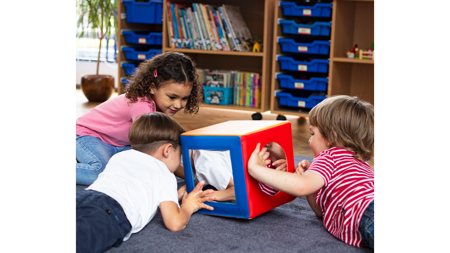 Mirror Exploration Cube