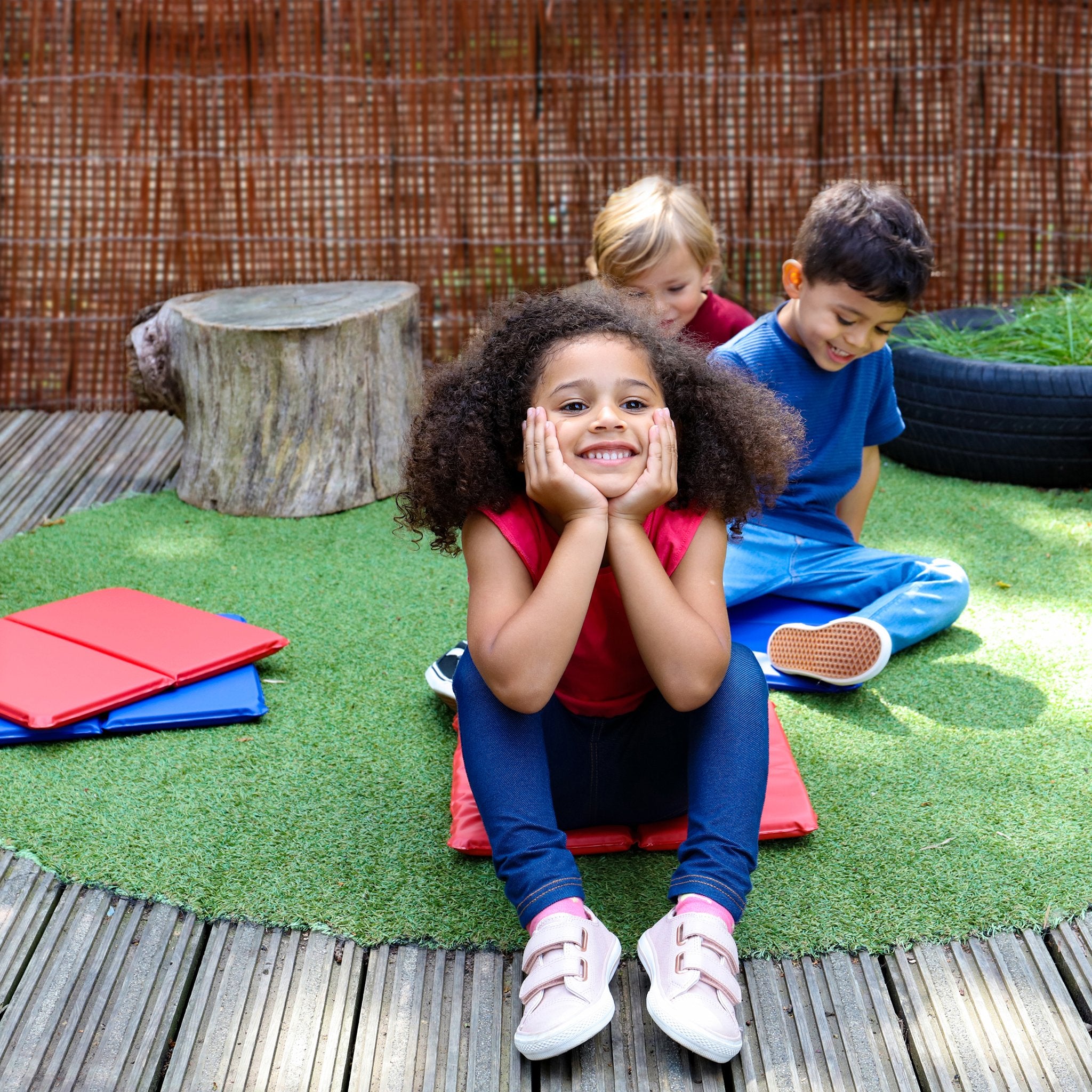 Folding Indoor/Outdoor Wipe-Clean Mats pk 10