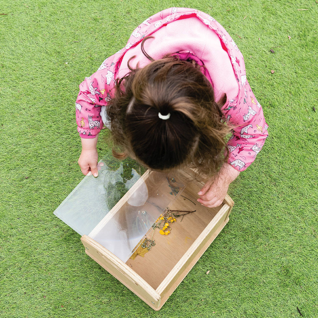 Outdoor Magnifying Carry Box