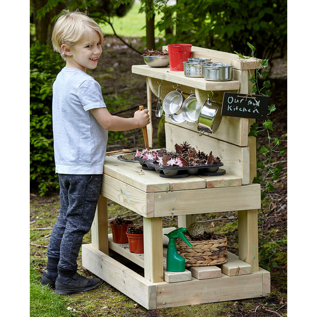 Small Mud Kitchen