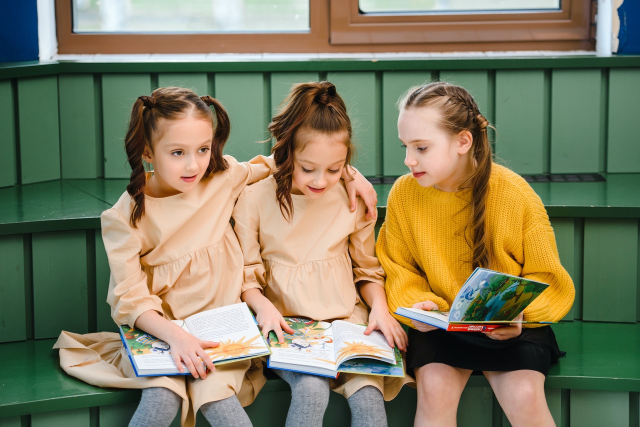 Make a Winning Reading Corner Display Banner