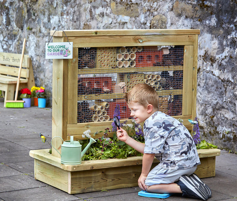 Millhouse Outdoor Minibeast Hotel with Planter Base